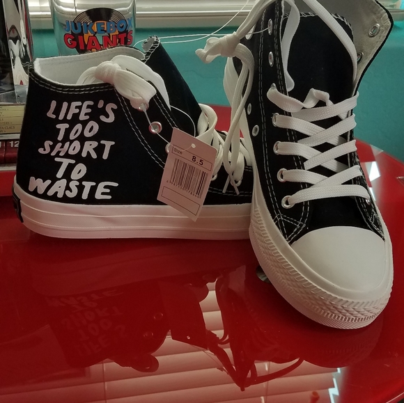 Shoes - Picture 6 of 6